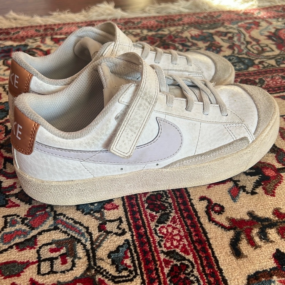 Kids Nike Sneakers with Velcro Straps size 2Y